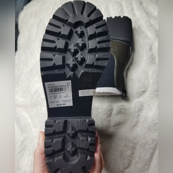 Topshop Bree High Unit Platform Lug Boot in Olive - Picture 6 of 6